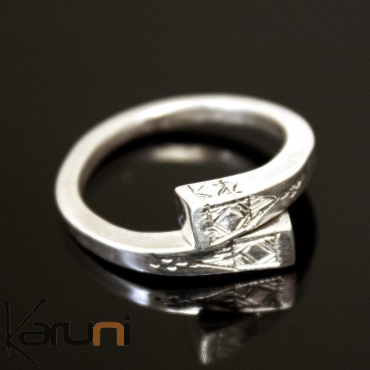 Bijoux Touareg Ethniques Bague Argent croisÃ©e clou gravÃ© - KARUNI