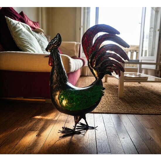 coq-metal-recycle-decoration-interieure-salon-rustique-colore