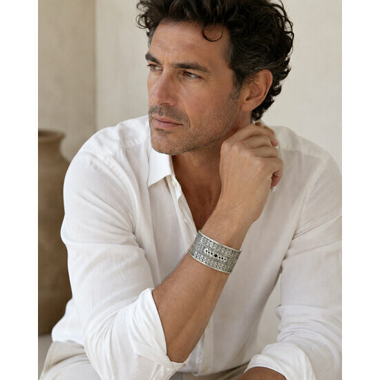 Bracelet Touareg Argent 925 Bijou d'exception – Manchette Gravée Signée Bracelet Touareg Argent 925 Porté Homme – Manchette Gravée Main sur Commande