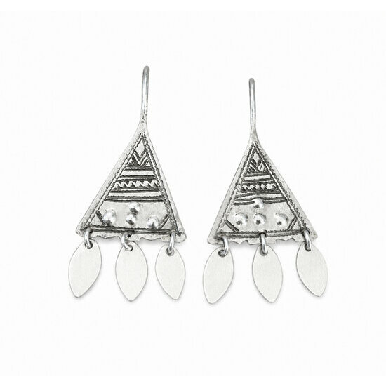 Boucles d'Oreilles Pendantes Argent 925 – Bijou Hippie Chic Gravé Boucles d’Oreilles Pendantes Argent Massif 925 – Modèle Triangulaire Bohème