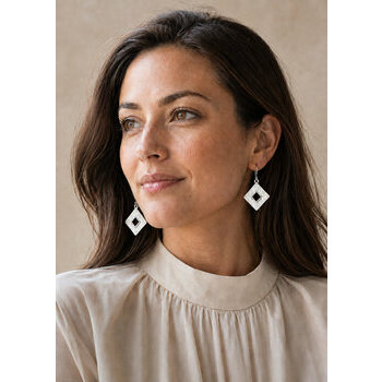 Boucles d'Oreilles Carrées Argent 925 – Pendants Géométriques Faits Main Boucles Carrées Argent 925 Portées – Pendants Géométriques Femme