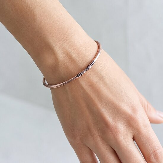 Bracelet en Cuivre Massif Recycl&eacute; � Jonc Grav&eacute; Main Artisanal