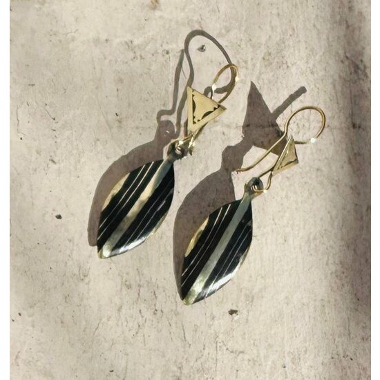 Boucles d'Oreilles Bois d'Ébène & Laiton – Pendants Feuille Faits Main Boucles Pendantes en Bois d’Ébène – Bijou Feuille Noir et Doré
