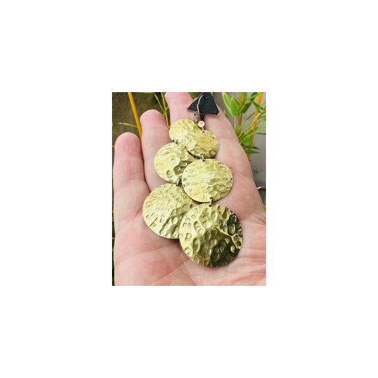 Boucles d'Oreilles Dorées Martelées – Pendants Artisanaux en Laiton Grandes Boucles Dorées Artisanales – Bijou Laiton Martelé Fait Main