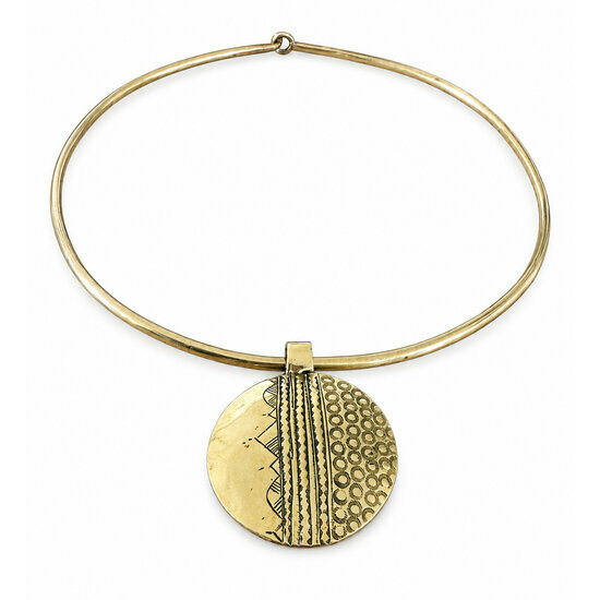 Collier Ras du Cou Doré Femme – Pendentif Rond en Laiton Fait Main Collier Pendentif Doré Femme – Ras du Cou Rigide en Laiton