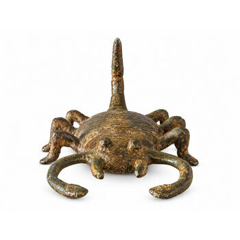 Scorpion en bronze fait main – Figurine 11 cm Scorpion en bronze vu de face, pinces ouvertes