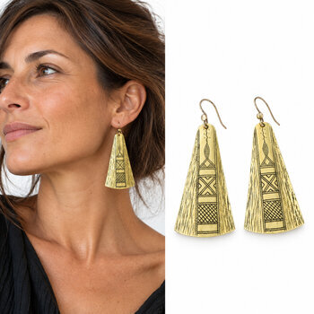 Boucles d�oreilles touareg en laiton grav� � Paire et aper�u port�