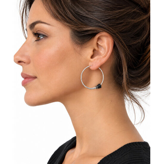 Cr�oles argent 925 et �b�ne de 4 cm � Boucle touareg port�e