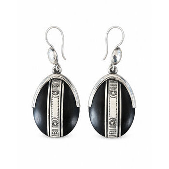 Bijoux touareg en argent 925 � D�tail des motifs sur les pendants en �b�ne