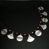 Bijoux Touareg Ethniques Collier en Argent et Perles Shat-shat Rouge fleur et rond- KARUNI